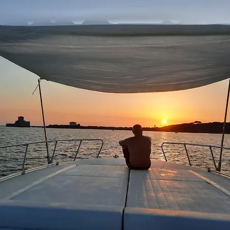 La Dea Botel